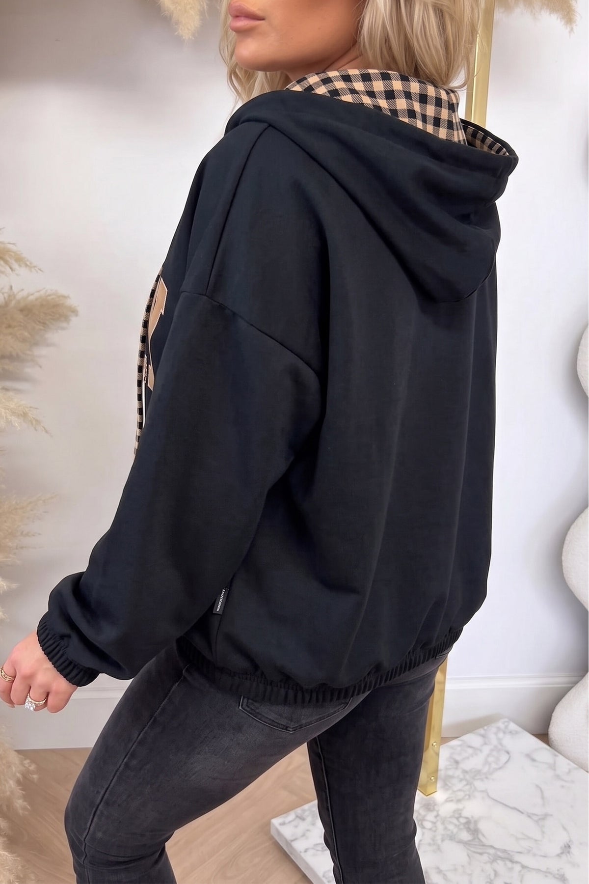 PRAY Graphic Plaid Contrast Drawstring Hoodie
