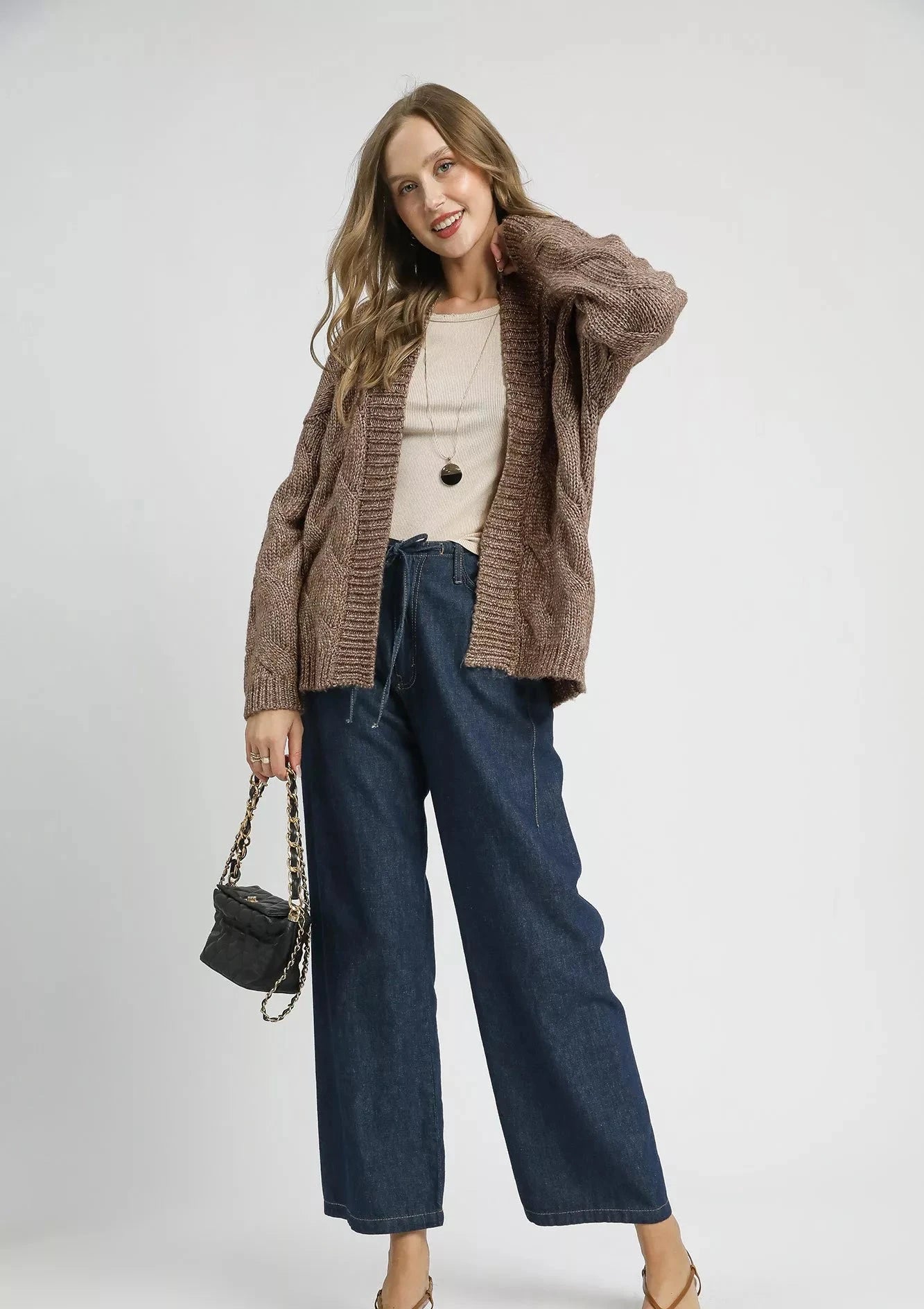 acf9806b-77d2-4d1d-8c79-f19f280dbe9a-Max-Origin